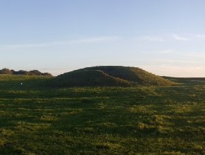 Ashleypark Burial Mound - Dumha Pháirc Ashley