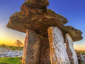 Poulnabrone Tomb - Poll na mBrón - The Hole of Sorrows